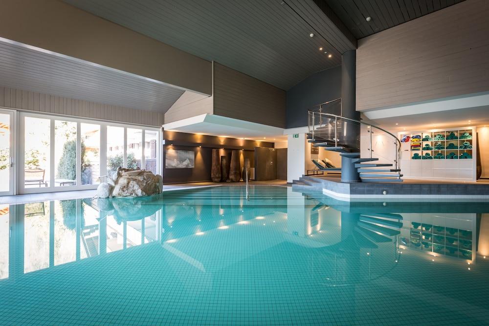Huus Gstaad Hotell Saanen Exteriör bild